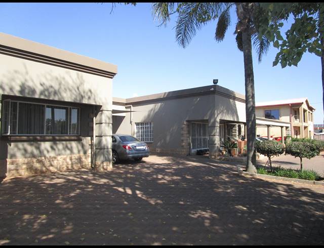 900M² BUSINESS FOR SALE IN SINOVILLE